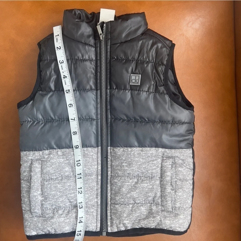 Calvin Klein Jeans Boys Size 24 months Black Gray Puffer Vest
